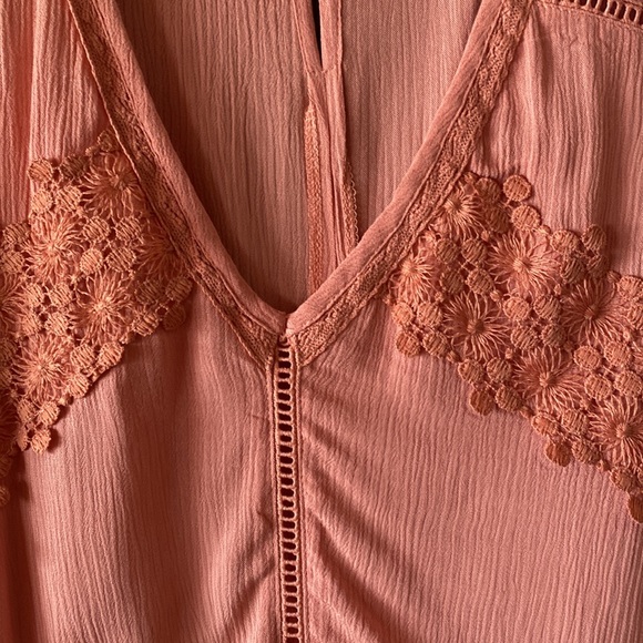Bohemian Peach Lace Bow Top. Great Condition! - Picture 2 of 6